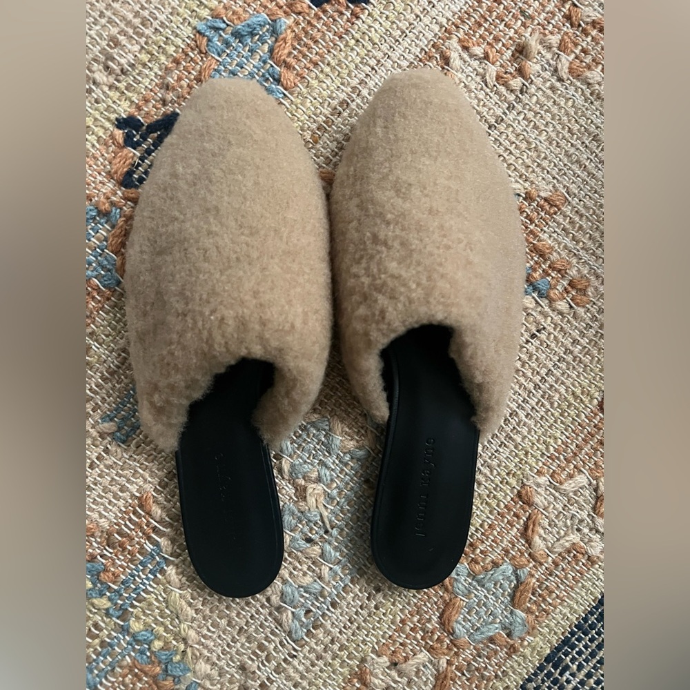 Jenni Kayne Shearling Mule in Natural. Brand New. Size 40.